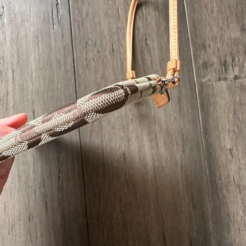 Vintage Y2K Coach Signature Canvas Khaki Tan Wristlet Wallet Mini Bag Purse